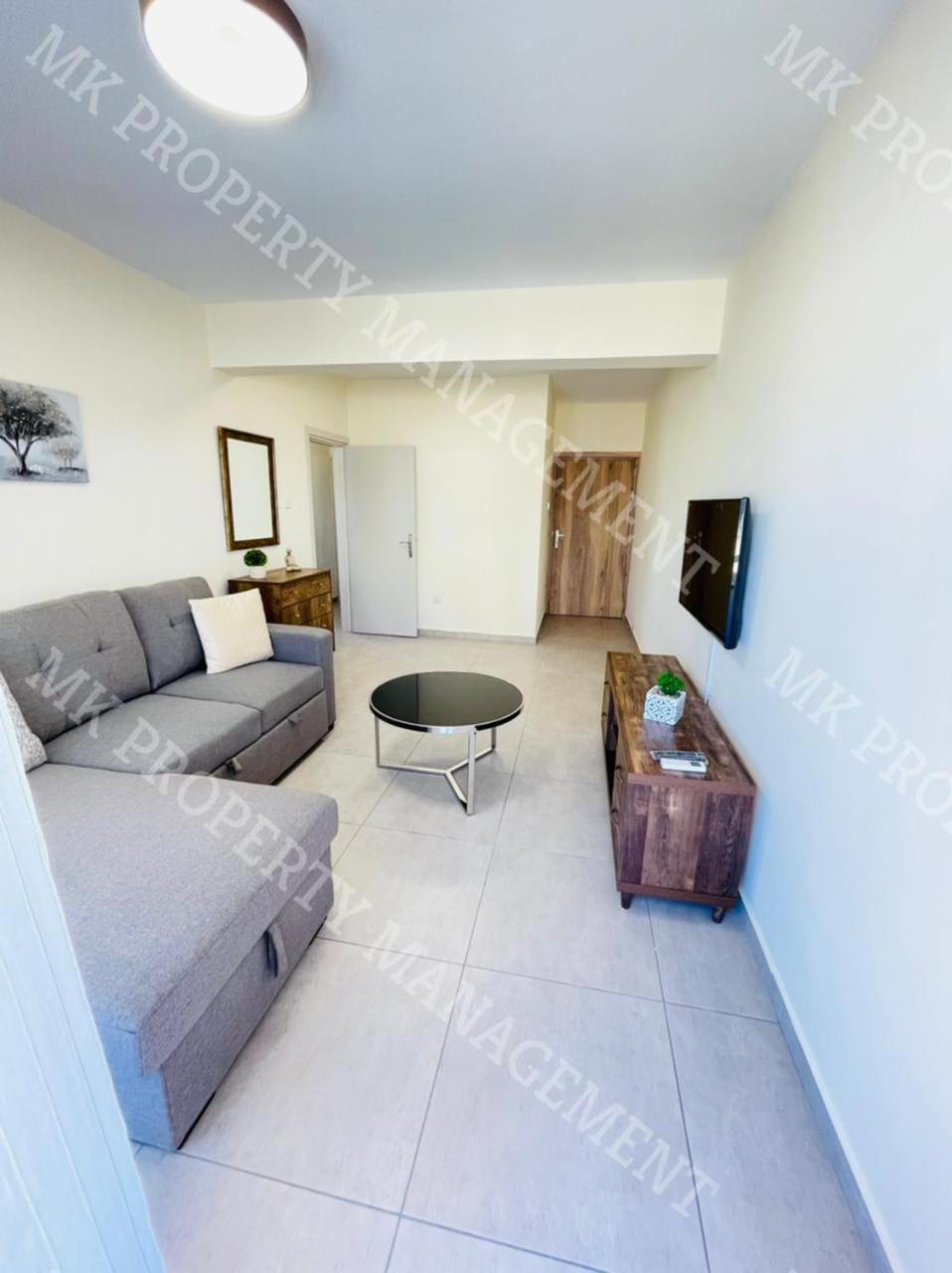 Milos City Center Apts No.34 Larnaca Esterno foto