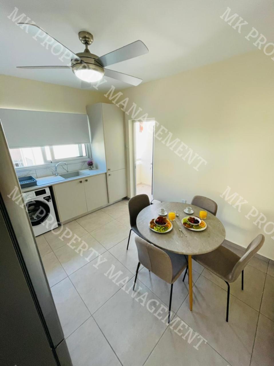 Milos City Center Apts No.34 Larnaca Esterno foto